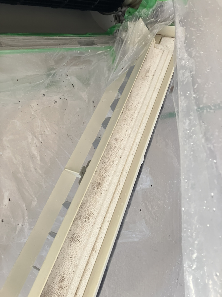 施工後の清潔なドレンパン